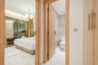 NEW - Central 1BR-Kingsize, AC & Terrace Parking - 1