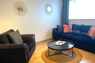 House - Sleeps 10 - Garden - Parking - 4