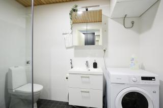 Fresh two-room apartment next to Logomo & train station - 9