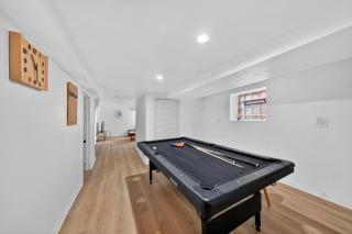 Chicago Getaway with Pool Table & Modern Comfort home - 7