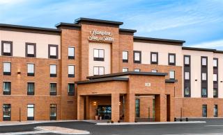 Hampton Inn and Suites La Crosse Downtown - 9