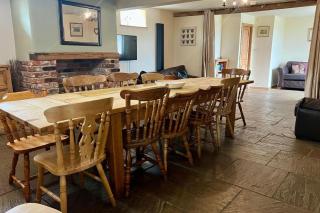 The Holmes Barn - Sleeps 16 - Pet friendly - 4