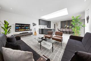 Comfortable 5BR for Contractors, Parking & High-Speed WiFi - 0