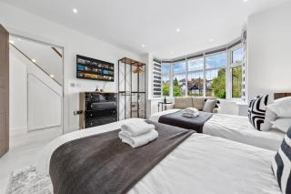 Contractor-Friendly 5BR, Parking & WiFi - 5