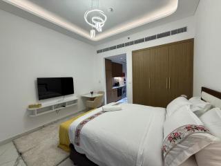 Azizi 205 Fully Furnished Apartment - 5
