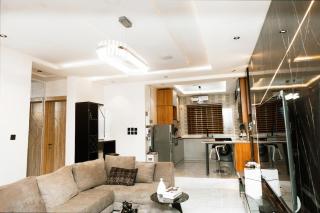 Oasis Beautiful 2 Bedroom Shortlet Apartment - 5