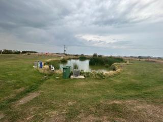 Seaside Cabin Retreat in Clacton-on-Sea - 9
