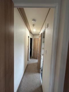 Seaside Cabin Retreat in Clacton-on-Sea - 5