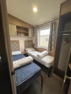 FamilyCaravan-SeaView-Garden-Ensuite-NearBeach - 1