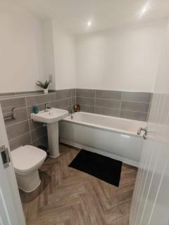 New Build - Free Parking - Wifi - Contractors - 1