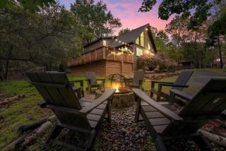 Cozy Cabin with Hot Tub, Pets, Lake - 0