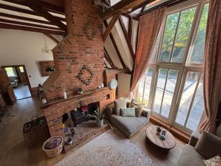 Barn Retreat - Sleeps 14 Swimming Pool & Hot Tub - 1