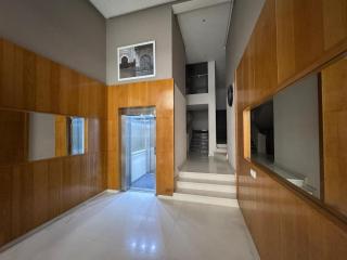 Comfortable 3 bedroom apartment ideally located - 3
