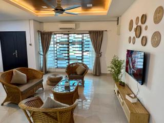 Qaseh Tembesu Homestay - 1