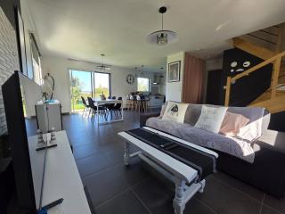 maison moderne avec jardin clos proche commerces et plages - 6