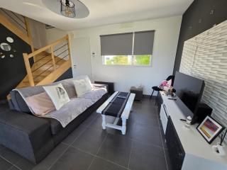 maison moderne avec jardin clos proche commerces et plages - 4