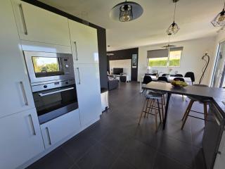 maison moderne avec jardin clos proche commerces et plages - 3