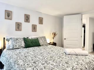 Ste-Foy urban area - 4 bedrooms - Spa - EV chrger - 2