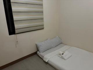 Elisa's 3BR Home with Pool - 5