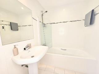 Monte Duquesa Luxury 2 Bed with pool close to Port and Beach - 6