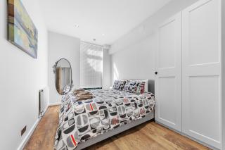 Shortlet Express, Barking Apartment - 4
