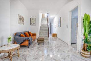 Luxury Villa Sea Views Heart of St Julians - 2