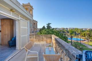 Luxury Villa Sea Views Heart of St Julians - 5