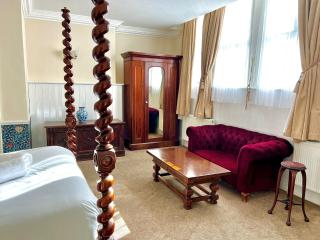 The Lairgate - 6