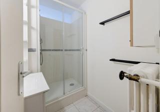 L'Appart - À 2 min de la Gare - Bureau - Wifi - 6V - 1