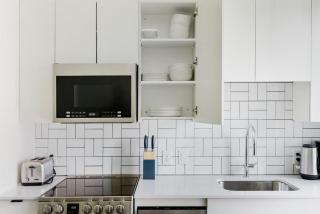 Blueground Revere firepit spa wd pool gym BOS-1091 - 4