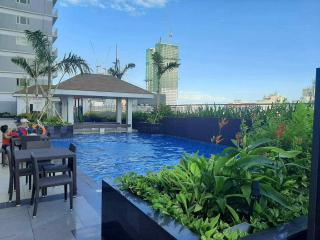 Modern Comfort in Pasay with Pool - Manila - 8