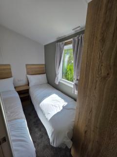 Allinoneforyou- Cozy 3 bedroom Caravan - 4