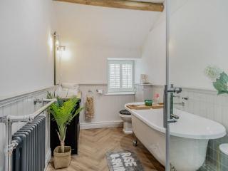 Low Hall Barn - 2