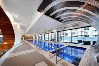 Sky-high South Yarra luxury 2 bed sleeping up to 4 - 6