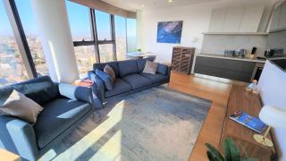 Sky-high South Yarra luxury 2 bed sleeping up to 4 - 5