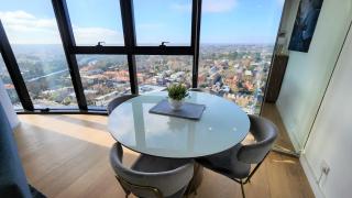 Sky-high South Yarra luxury 2 bed sleeping up to 4 - 2