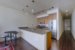 Blueground PikePine balcony nr Seattle Art Museum SEA-892 - 4