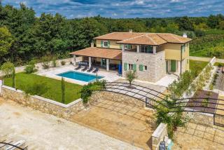 Villa LunIstra in Central Istria for 10 people with private pool & kids playground - 3