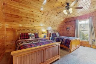 Black Bear Hideaway Cabin - 4