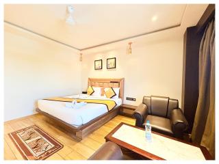 Swimming Pool Hotel Royal Grand ! Heritage Near Jagannath Temple - Sea Beach - Restaurant - Lift And Parking Facilities - Fully Air Condition with All Luxury Luxuary Rooms With Attached-Balcony - A Top Rated Four Star Hotel IN Puri - 9
