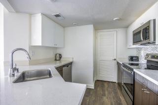 Blueground Studio City jacuzzi nr Griffith Park LAX-1416 - 2