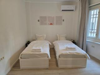 Modern 100m Apt In Sofia Center Vitosha Blvd - 9