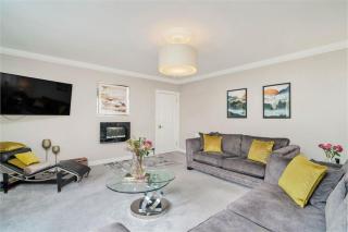 Stylish 2 Bedroom Apartment in Edinburgh - 6