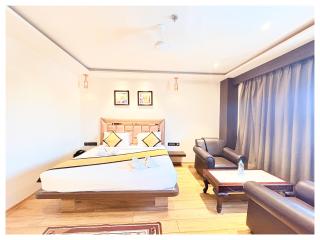 Swimming Pool Hotel Royal Grand ! Heritage Near Jagannath Temple - Sea Beach - Restaurant - Lift And Parking Facilities - Fully Air Condition with All Luxury Luxuary Rooms With Attached-Balcony - A Top Rated Four Star Hotel IN Puri - 5