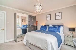 Stylish 2 Bedroom Apartment in Edinburgh - 1