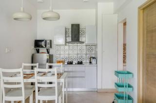 Tastefully Done 1BHK Apartment by tisyastays - Candolim - 6