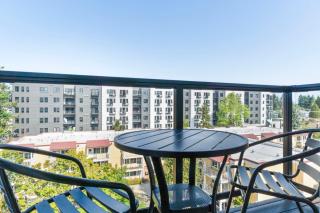 Blueground Meridian Park balcony nr Shoreline Park SEA-929 - 7
