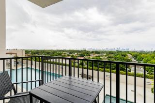 Blueground Little Havana pool nr Coral Gables MIA-169 - 7
