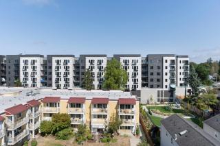 Blueground Meridian Park balcony nr Shoreline Park SEA-930 - 4