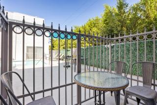 Blueground Melrose pool nr Griffith Park LAX-1399 - 5